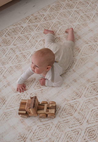 Australia award winning soft foam padded play mats in both large and round sizes are the safest, Eco friendly, waterproof playmats available for your baby. Perfect as a nursery rug and as a tummy time playmat. 