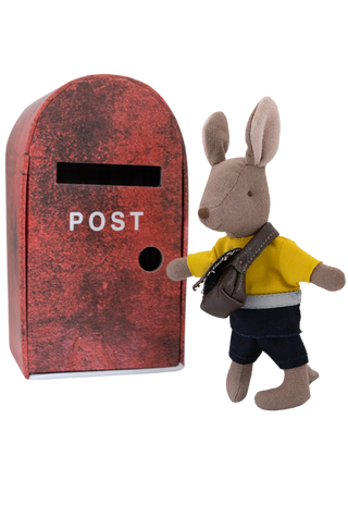 Iconic Aussie Kangaroo plush dolls capturing Australia's beloved wildlife. High-quality, soft, and realistic miniature kangaroo dolls  perfect for kids and collectors. Adorable, educational, and cuddly companions for all.