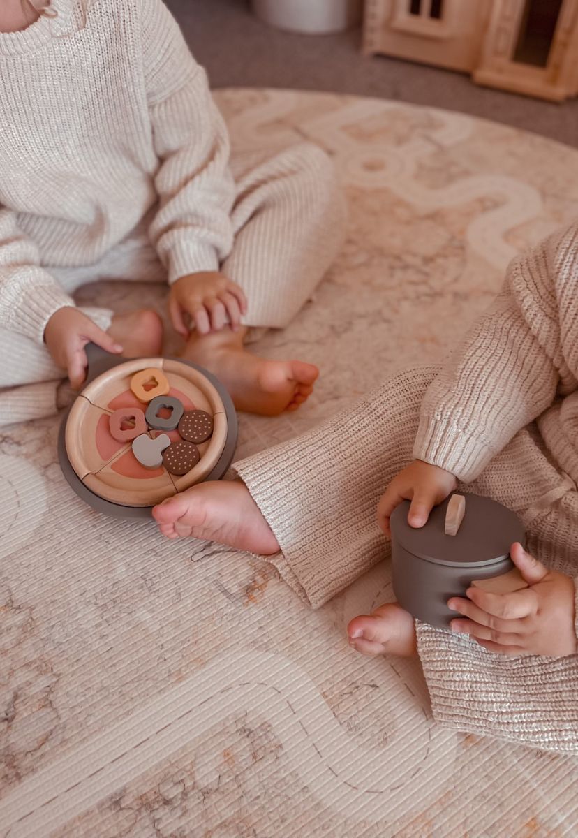 I Can't Choose between a Large & Round Play Mat â Rugabub