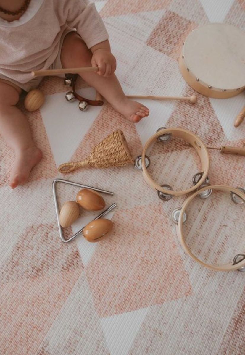 award winning soft foam reversable padded play mats in both large and round sizes are the safest, Eco friendly, waterproof playmats available for your baby. Perfect as a nursery rug and as a tummy time playmat.