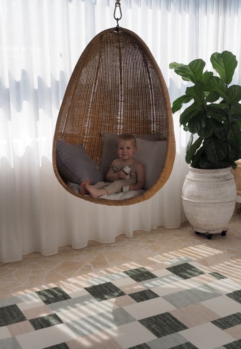 Australia award winning soft foam padded play mats in both large and round sizes are the safest, Eco friendly, waterproof playmats available for your baby. Perfect as a nursery rug and as a tummy time playmat. 