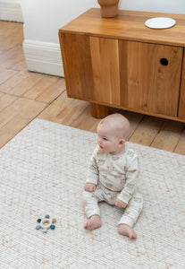 award winning soft foam reversable padded play mats in both large and round sizes are the safest, Eco friendly, waterproof playmats available for your baby. Perfect as a nursery rug and as a tummy time playmat.